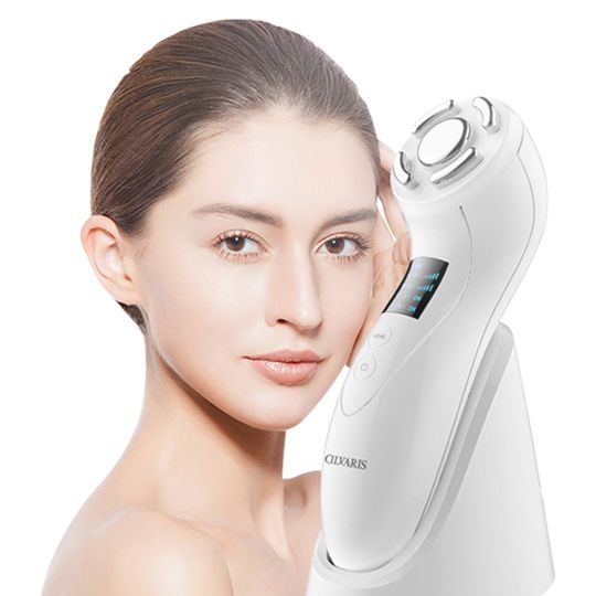 Faltenbehandlung und Hautpflegegerät